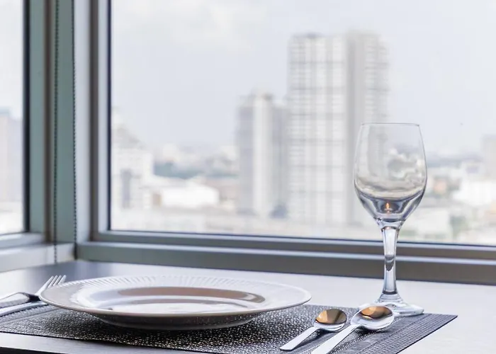 Downtown Spacious Luxury Bkk- 5 Mins Bts Бангкок